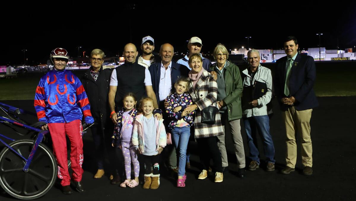Emma Turnbull (left) with the Shanks family after the race on Friday. Picture by Coffee Photography and Framing