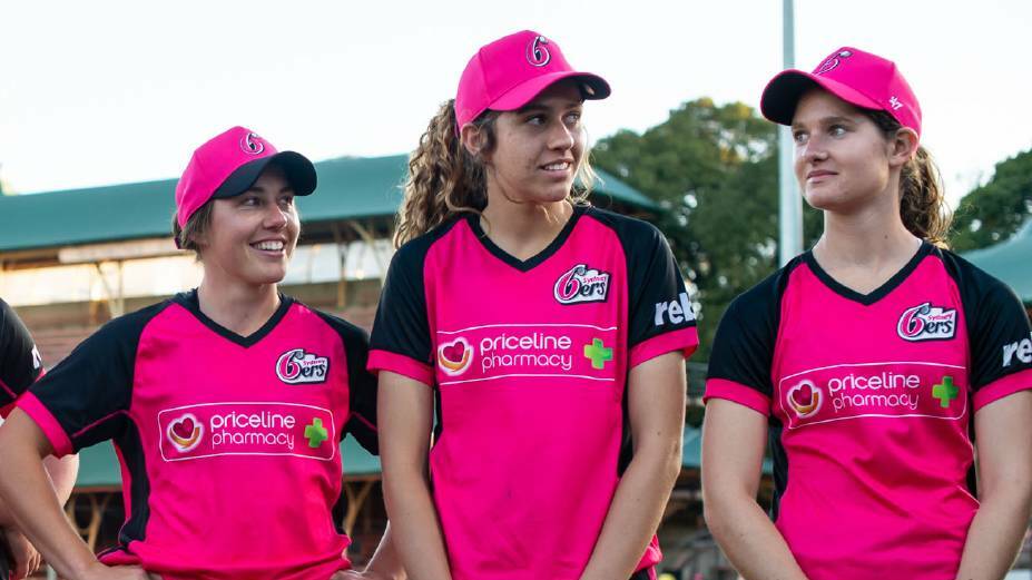Dubbo's Emma Hughes won't feature in WBBL|08 after an ACL injury has ruled her out for the entire tournament. Picture by Ian Bird Photography/Sydney Sixers