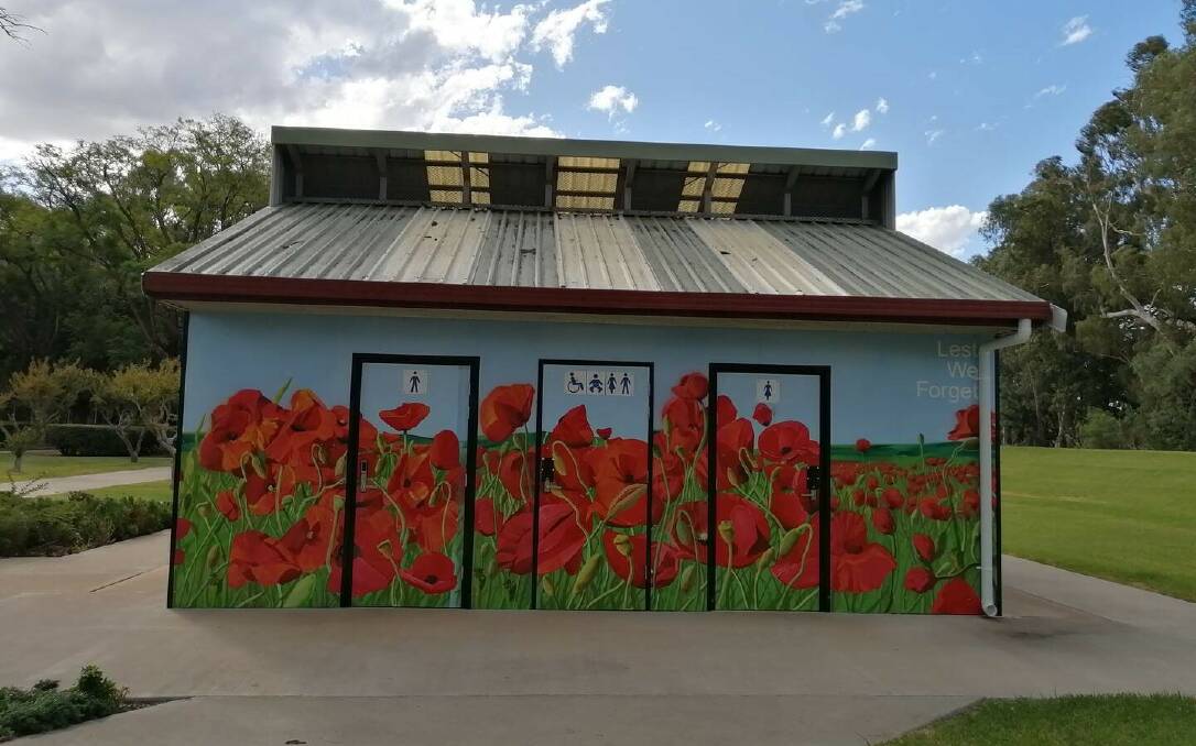 The toilet block features an ANZAC memorial mural painted by renowned artist Bastian Allfrey. Picture by Warren Shire Council