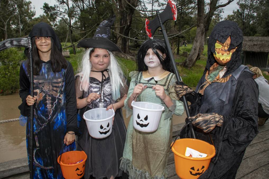 Nealarni Knight with Melody, Ellie and Ava Good at the 2022 Boo at the Zoo event. Picture by Belinda Soole