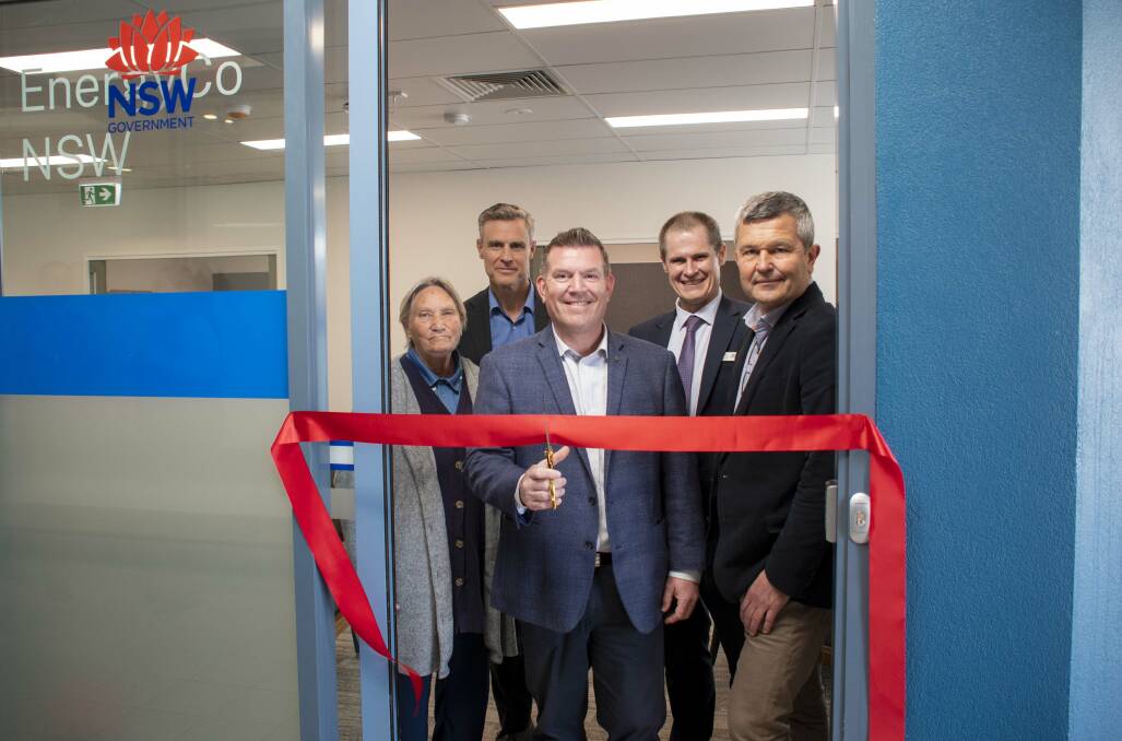 Ribbon-cutting at the opening of the EnergyCo office on 155 Macquarie Street, Dubbo on Thursday, 01 September 2022 with (from right) Aunty Margaret Walker, Mike Young, Dubbo MP Dugald Saunders, Dubbo mayor Mathew Dickerson and EnergyCo chief executive James Hay.