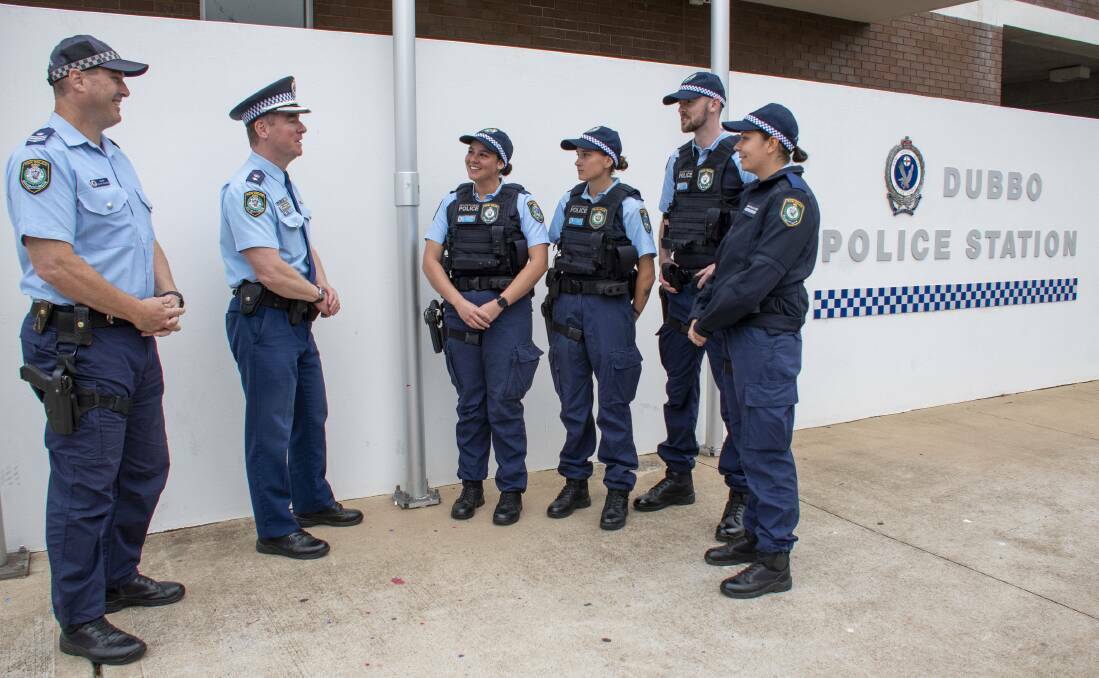 Superintendent Timothy Chinn stands with Dubbo Police officers. Picture by Belinda Soole 