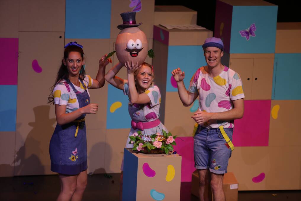 Mim Beanie (Rizvi), Laura Beanie (Dawson) and Michael Beanie (Yore), and puppet 'EGGbert', are bringing their Egg-Straordinary Day show to Dubbo. Picture by Nick Brightman