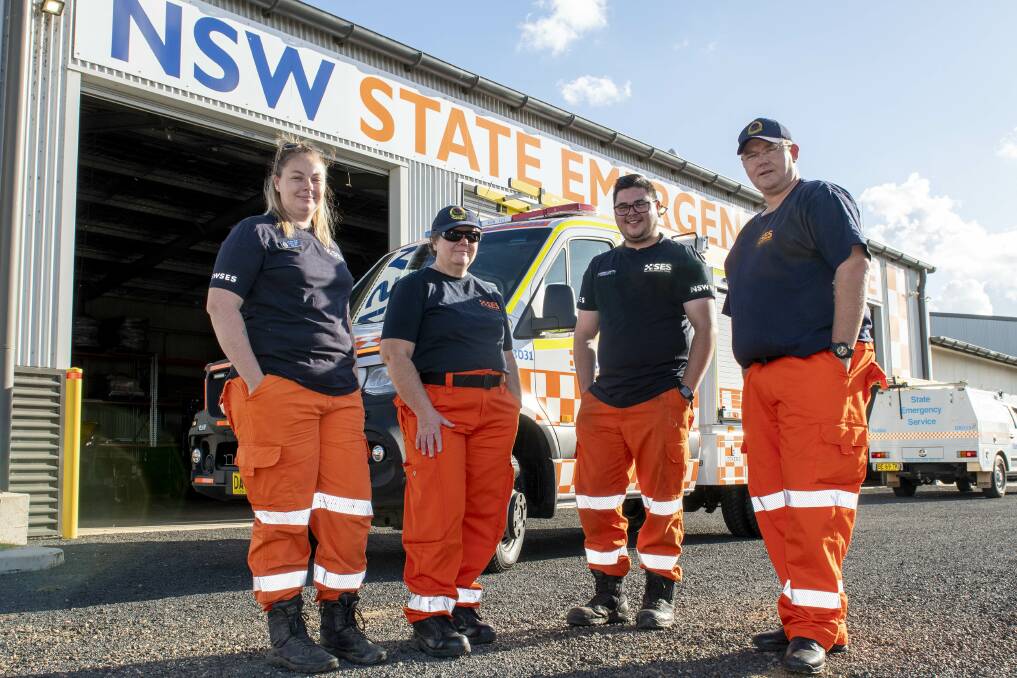 Casey Carr Deputy Commander Dubbo with SES workers Wendy White, Joseph McDonnell-Amatto and Luke Trudgett. Picture by Belinda Soole