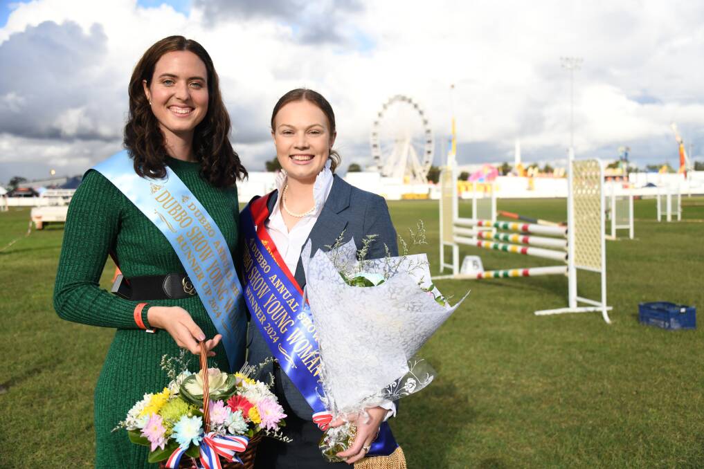 Dubbo Young Woman Sophie Cargill (right) with runner-up Tegan Fern at the Dubbo Show. Picture by Amy McIntyre